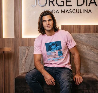 Camiseta gráfica de corte holgado estilo Harajuku inspirada en Aki Hayakawa de Chainsaw Man, confeccionada en tejido modal suave con estampado frontal en tonos azules, disponible en negro, gris vigoré, rosa pastel, blanco y azul cielo