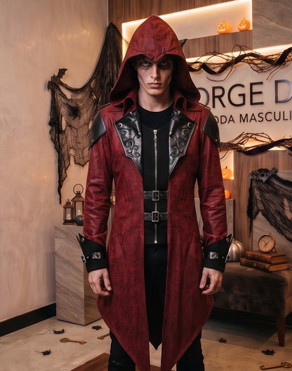 Gabardina medieval unisex estilo asesino y gótico con capucha amplia, solapas bordadas en contraste, cinturones con hebillas frontales y bajo asimétrico en pico, disponible en colores negro y rojo oscuro vintage para cosplay y Halloween