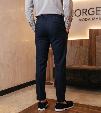 Mocasines casuales para hombre confeccionados en suave tejido de ante con puntera pespunteada y suela plana blanca ultraligera, disponibles en cuatro tonos versátiles: negro, gris marengo, azul claro pastel y beige arena