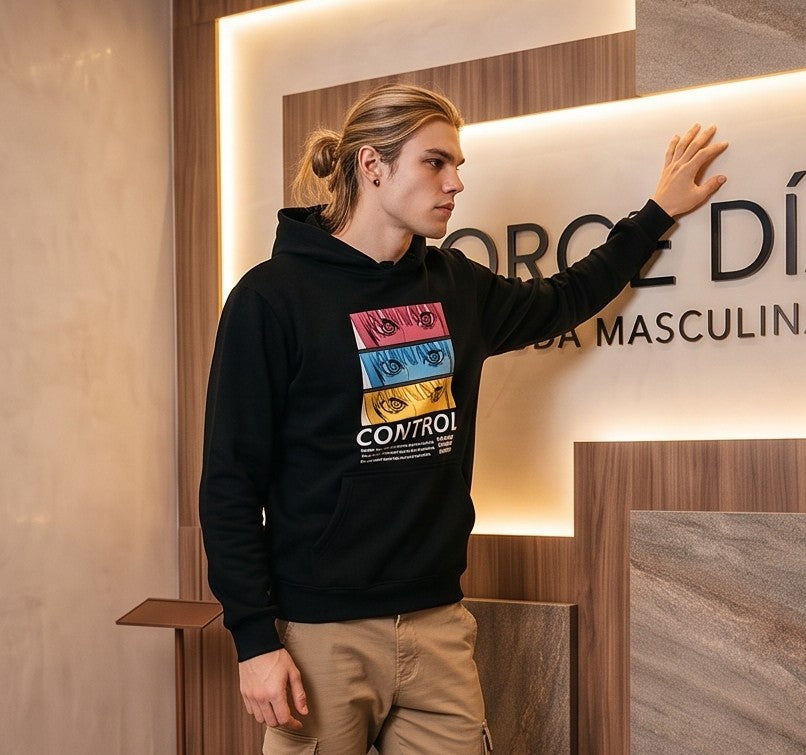 Sudadera unisex tipo hoodie de corte holgado estilo Harajuku con capucha, bolsillo canguro y estampado gráfico frontal de Makima de Chainsaw Man con la palabra Control, disponible en color negro, blanco, gris, caqui, amarillo, rojo y rosa